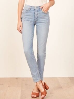 Reformation Jeans Melissa in Skye wash High Rise women’s Size 24